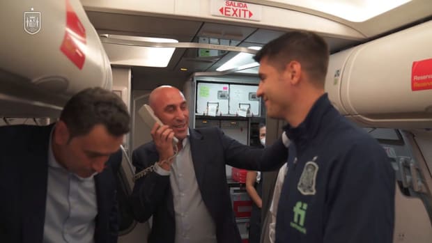 Morata celebrates 50th game for Spain during flight